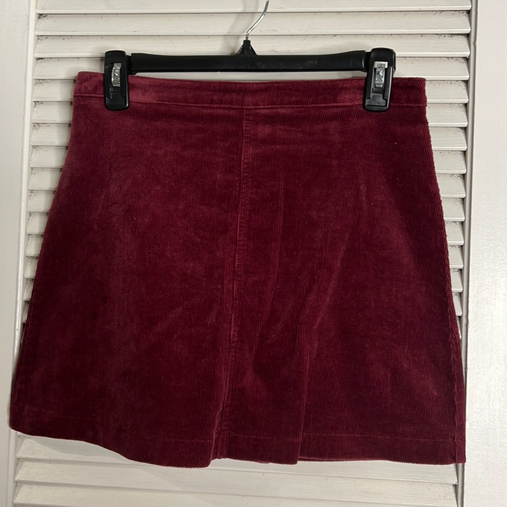 Burgundy corduroy skirt. Size M.